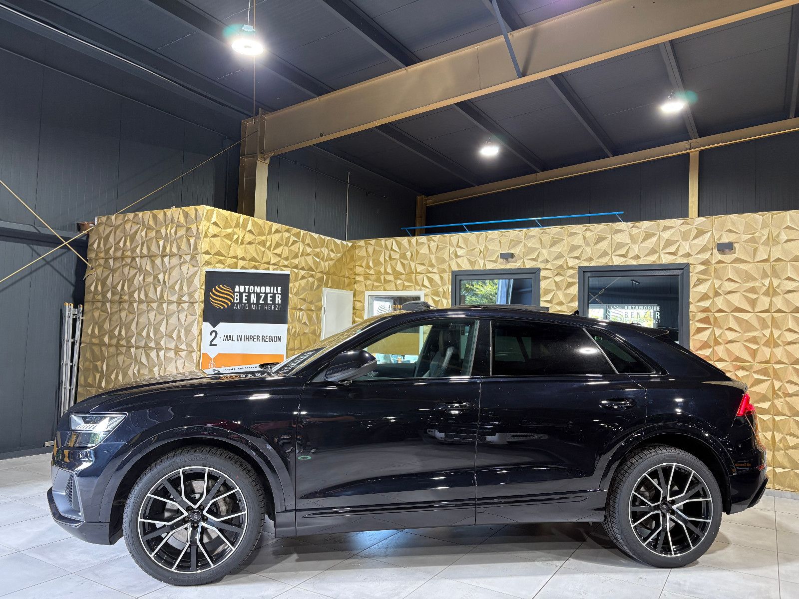 Fahrzeugabbildung Audi Q8 50 TDI quattro/PANO/NACHTSICHT/MEMORY/APPLE/