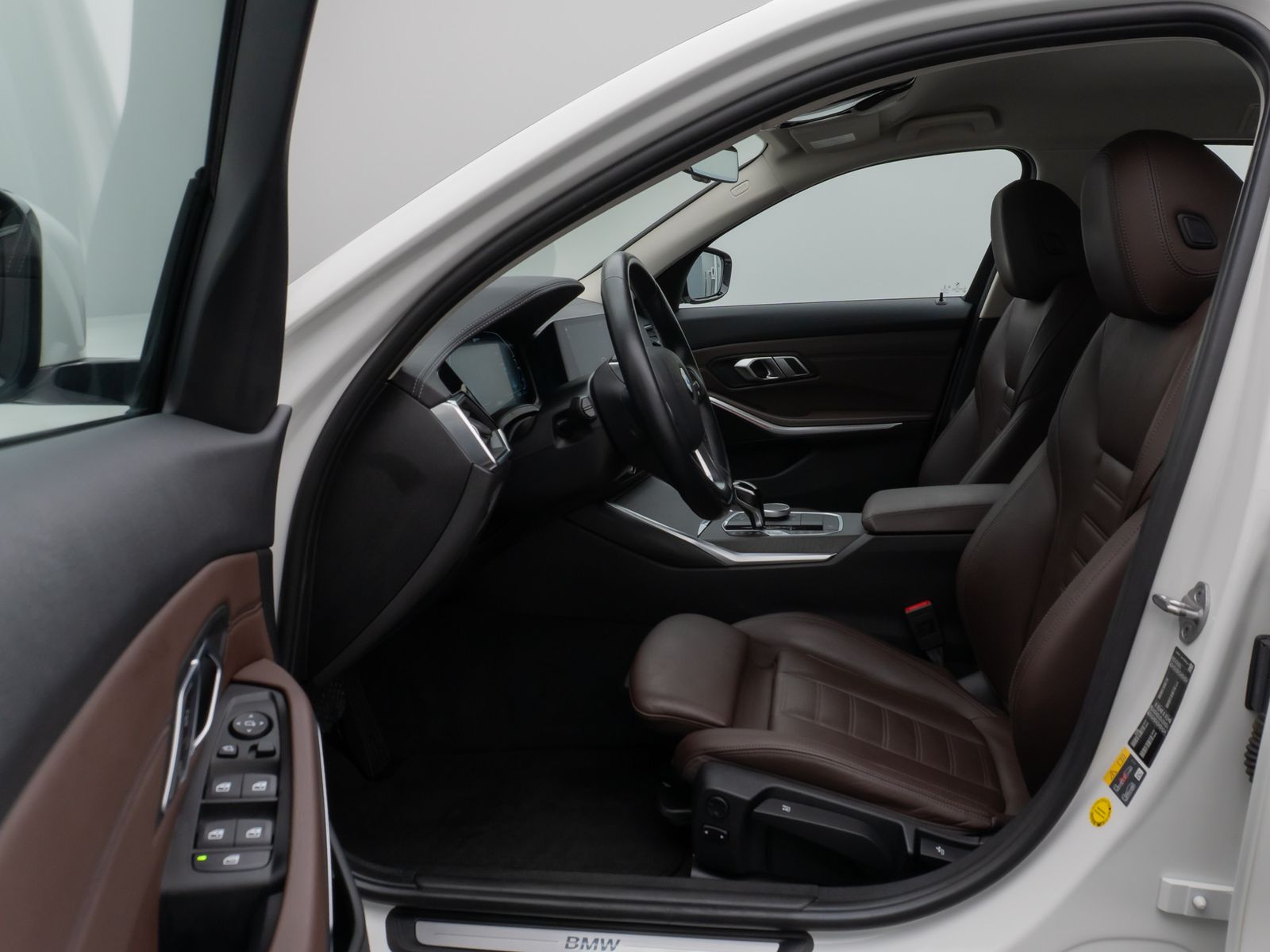 Fahrzeugabbildung BMW 330e xD Luxury Line 360°Laser HUD Komfort Sport