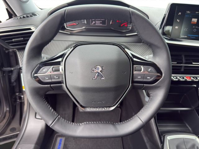 Peugeot 2008 1.2 PureTech 100 Active Pack Kam.+LED+SHZ