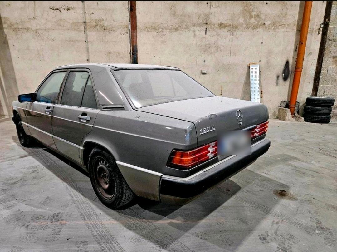 Mercedes-Benz 190