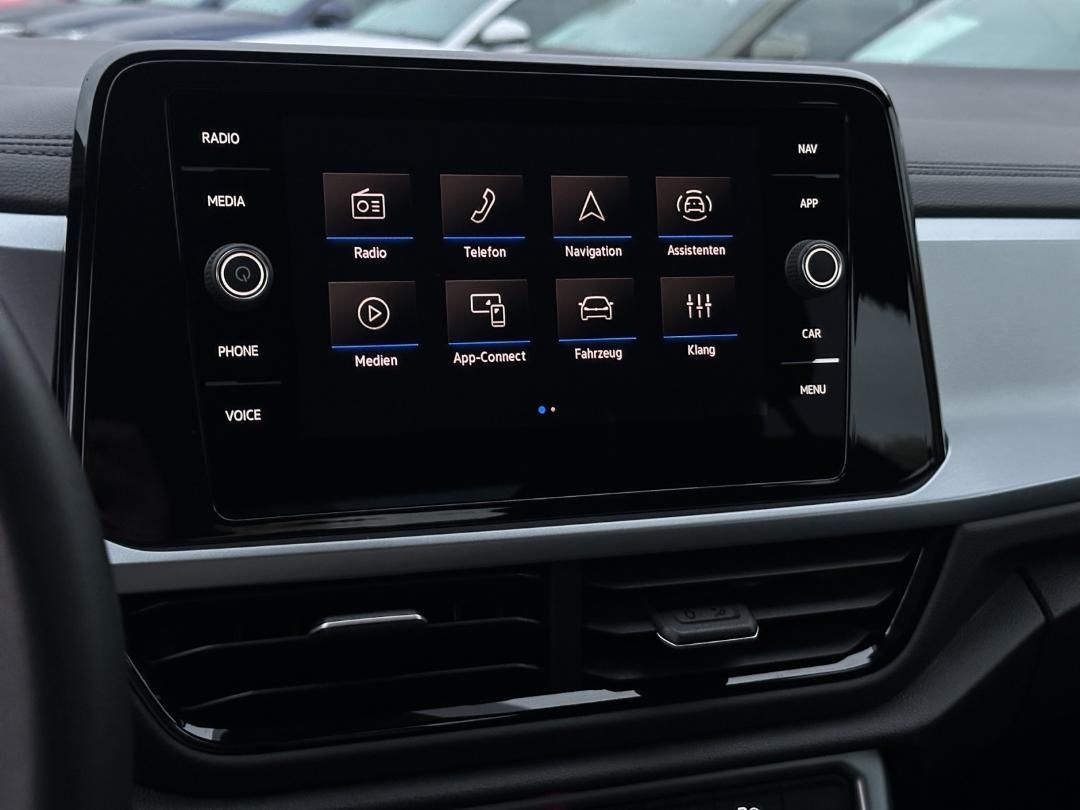 Fahrzeugabbildung Volkswagen T-ROC Life Life,GJR,Climatronic,App Connect,Navi