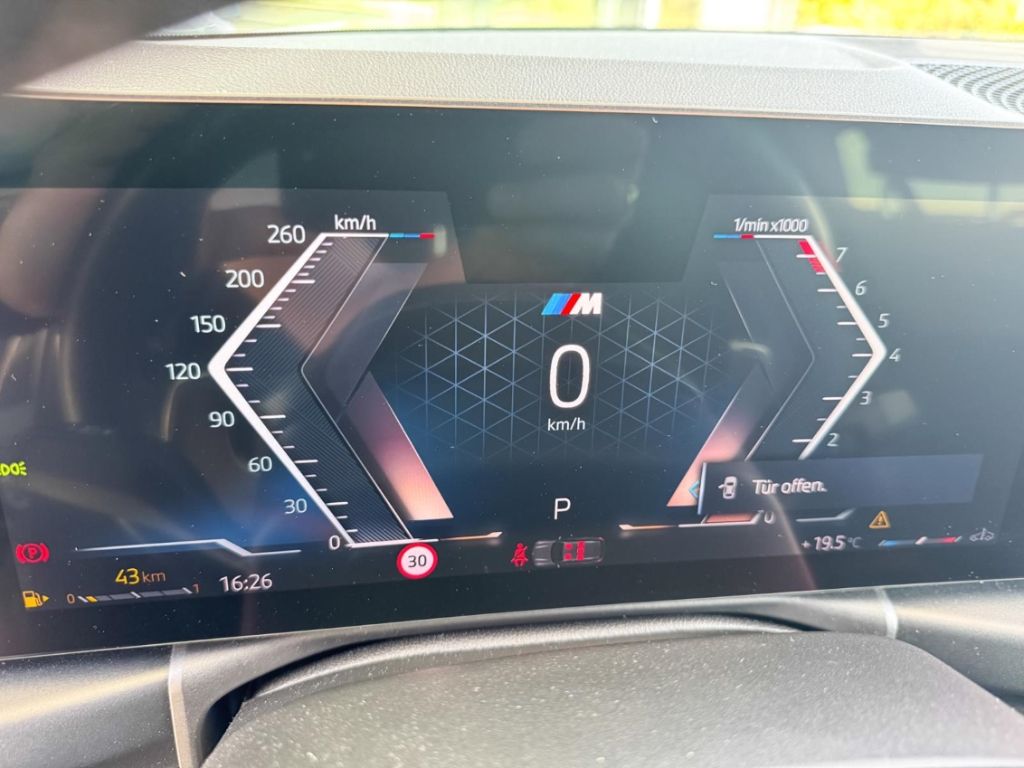 BMW 320 M Sport i Touring M Sport LED Navi PDCv h Ga foto 3