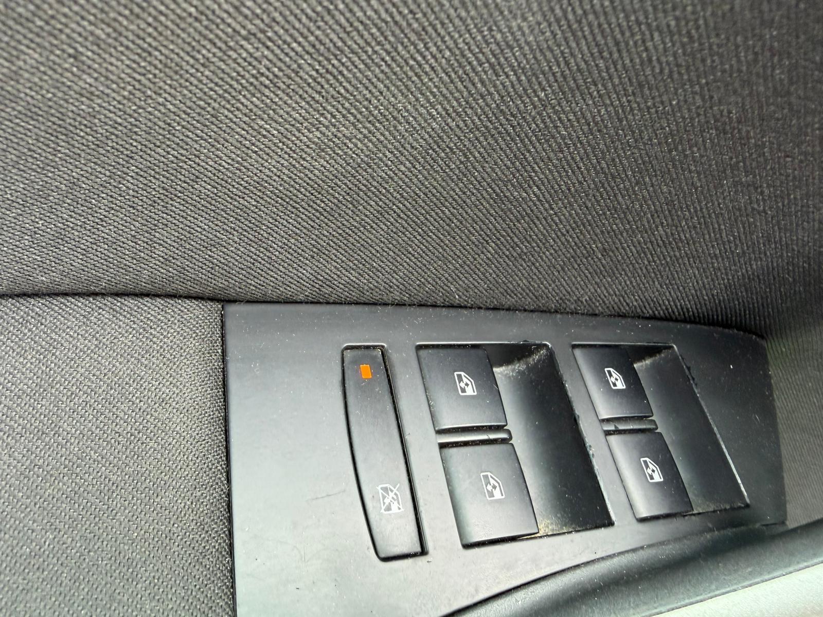 Opel Astra 2011 — photo 10