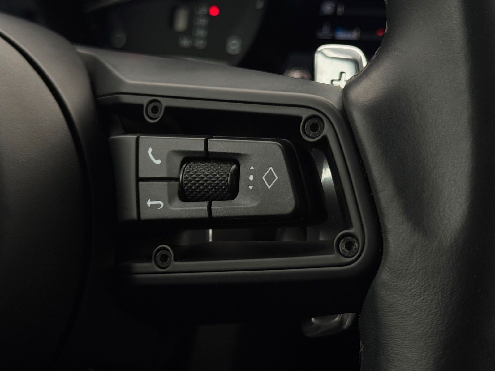 Fahrzeugabbildung Porsche Macan GTS PASM Chrono Carbon Pano Bose Std-HZG