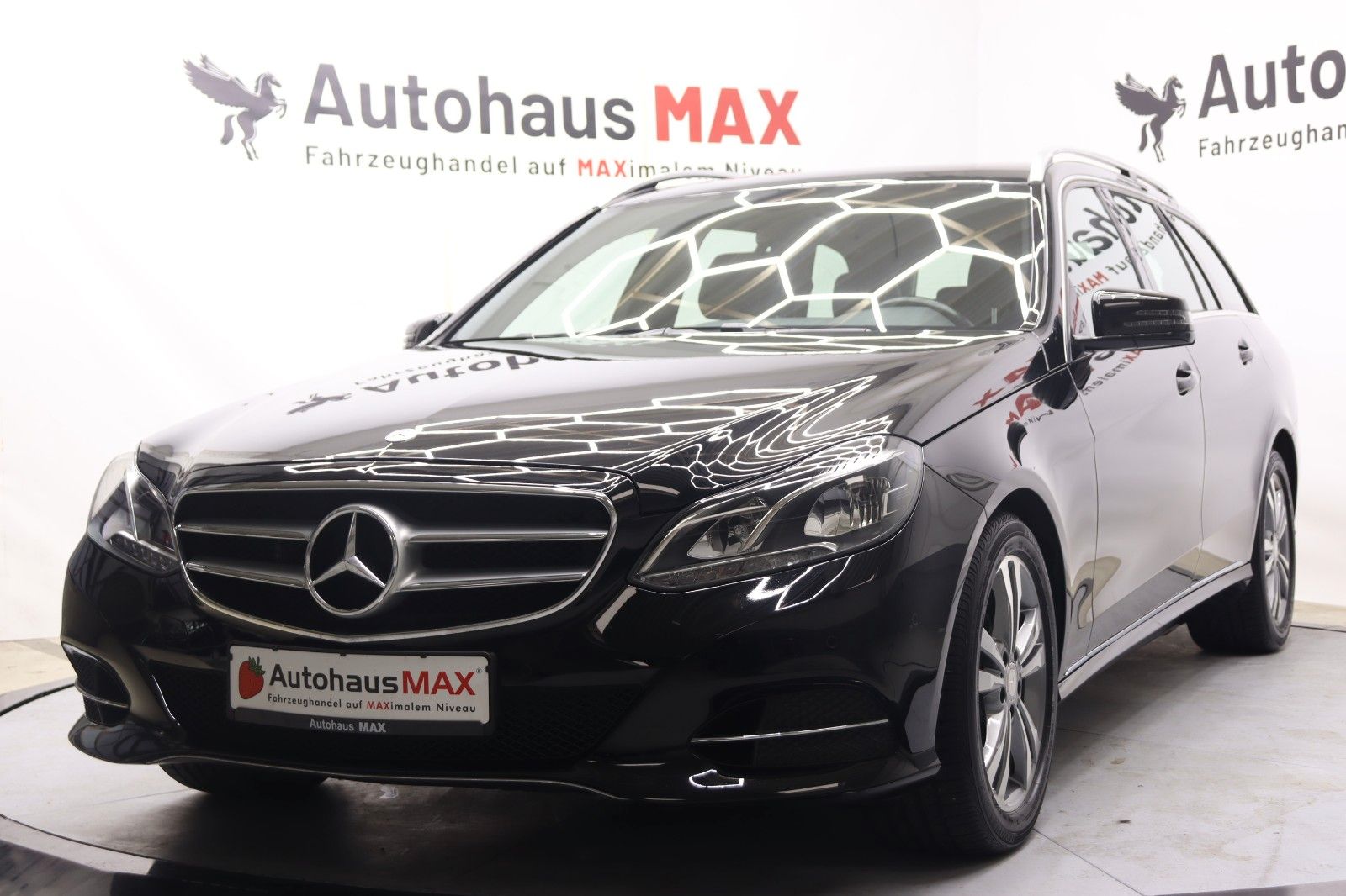 MERCEDES-BENZ E 200 CGI BlueEfficiency Avantgarde~SZH~Kam~StHz
