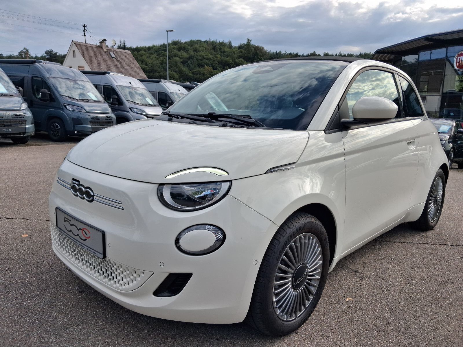 Fahrzeugabbildung Fiat 500 E  Cabrio