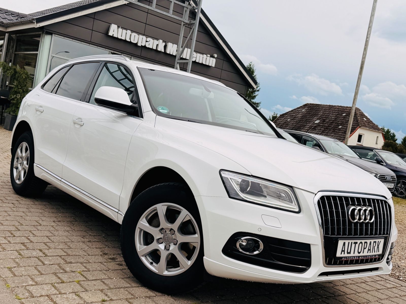AUDI Q5 2.0 TDI 120 kW quattro*AHK*NAVI*BI-XENON*