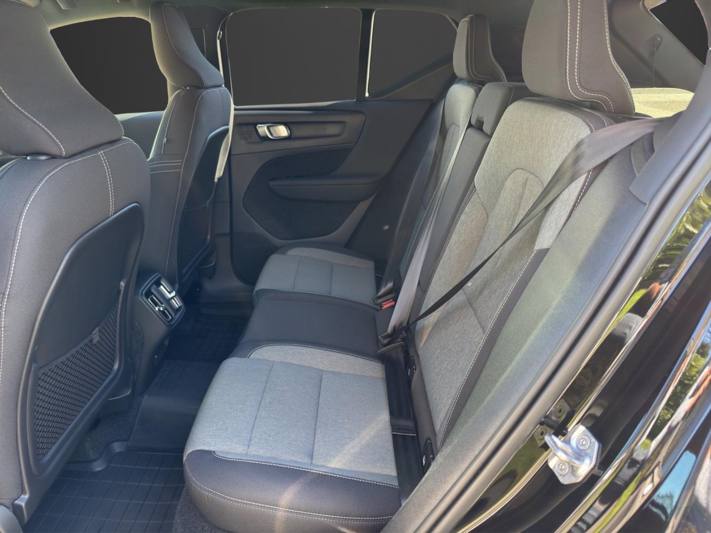 Volvo XC40 T3 Momentum Pro 2WD Navi Digitales Cockpit 