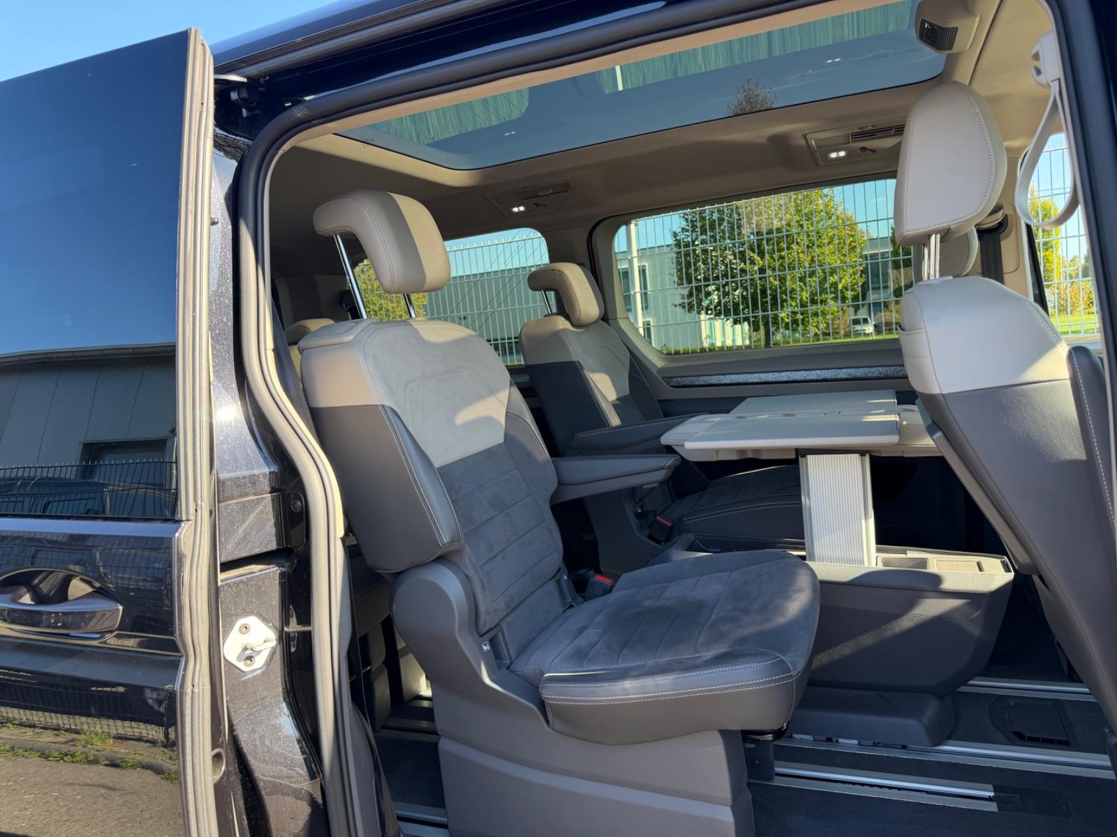 Volkswagen T7 Multivan eHybrid lang Panorama/7Sitze-Voll!