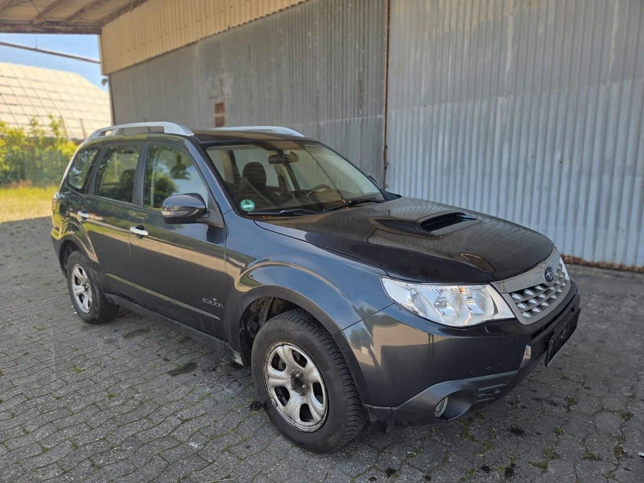 Subaru Forester Edition 4x4 Xenon Leder Kamera AHK Pano