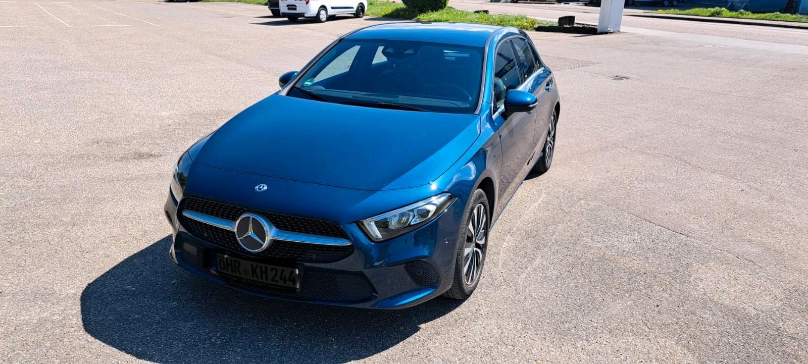 MERCEDES-BENZ Mercedes-Benz A250e Progressive