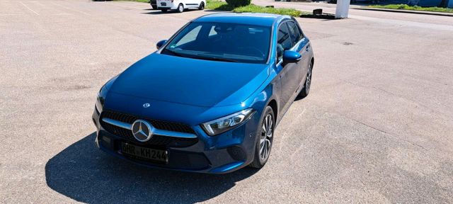 MERCEDES-BENZ Mercedes-Benz A250e Progressive