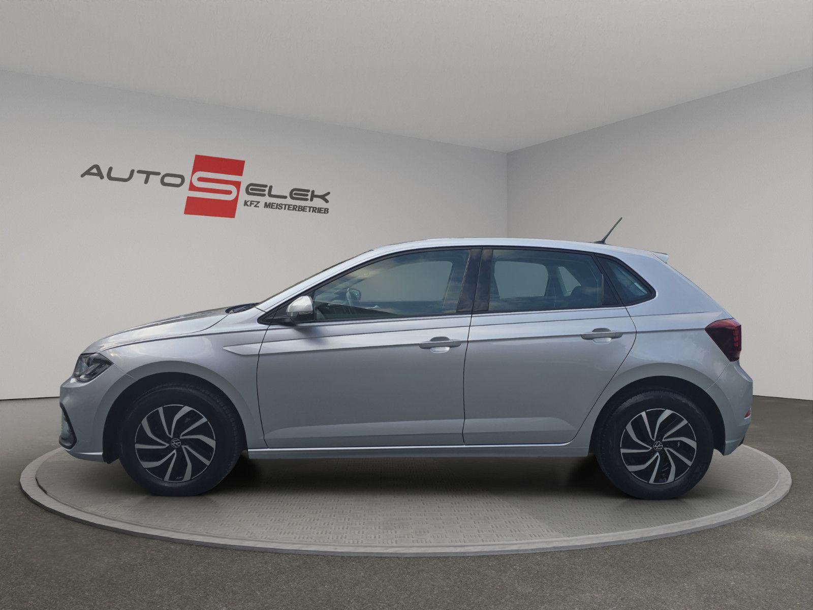 Fahrzeugabbildung Volkswagen Polo VI OPF Life LED PDC App-Connect NEUES MODEL