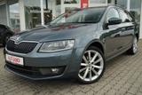 Skoda Octavia Combi 2.0 TDI Joy Klimaaut. Xenon Navi - Skoda Octavia mit Diesel-Antrieb: Kombi, Combi