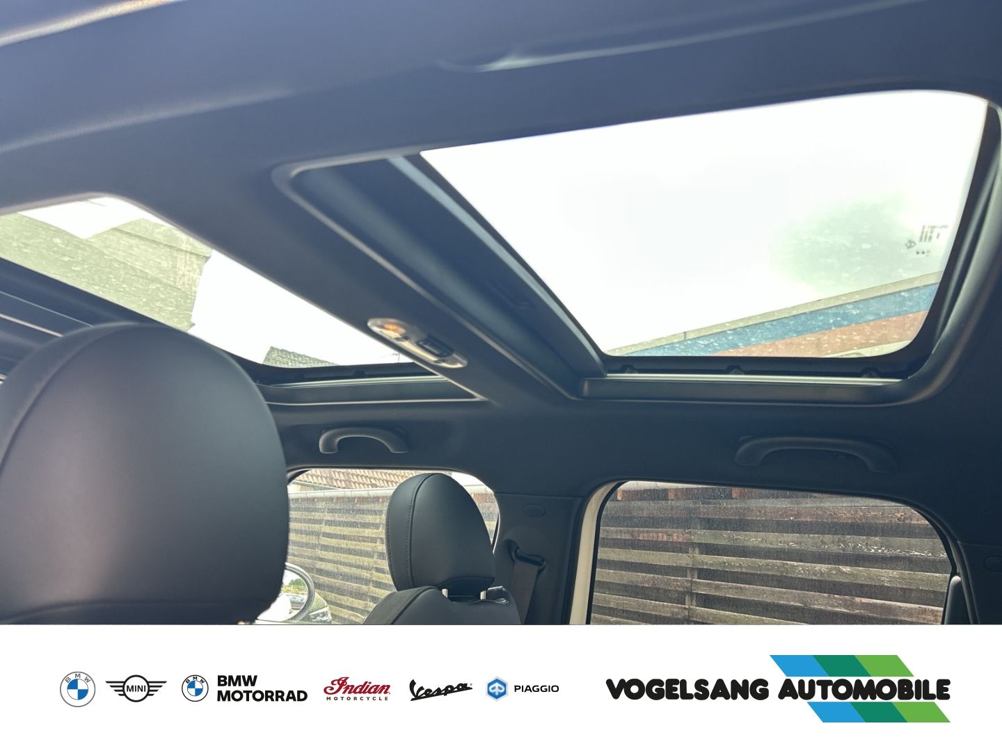 Fahrzeugabbildung MINI Cooper SE Countryman John Cooper Works Trim,ALL4