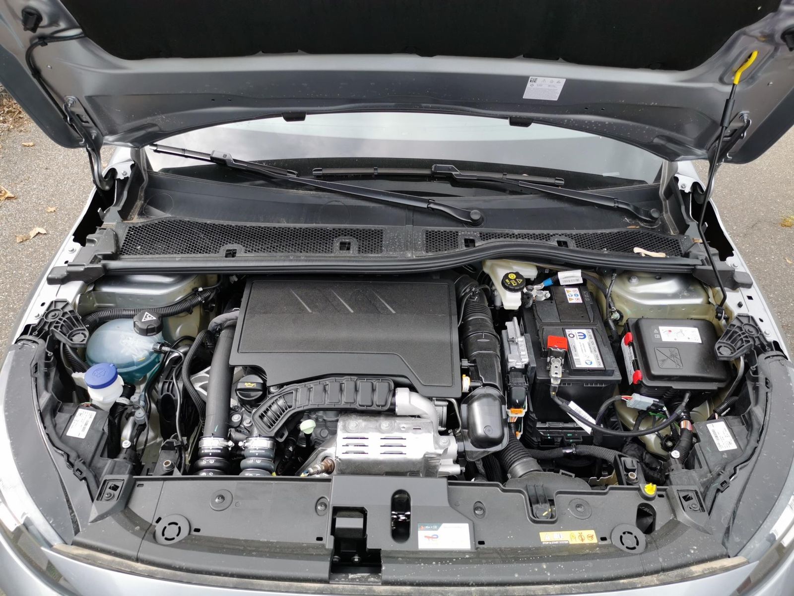 Fahrzeugabbildung Peugeot 208 Style 100 PS MT