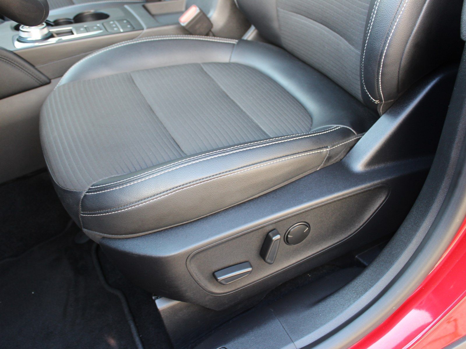 Fahrzeugabbildung Ford Kuga Plug-In Hybrid Titanium X 2,5 Duratec