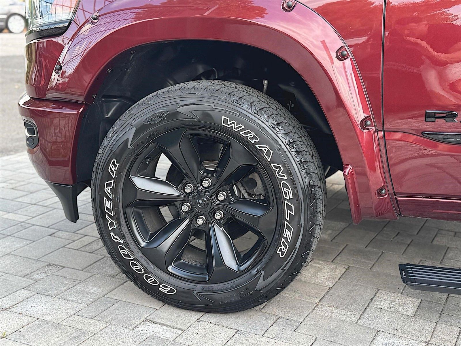 Fahrzeugabbildung Dodge RAM 5.7 V8 HEMI 4x4 LIMITED NightEdition Offroad