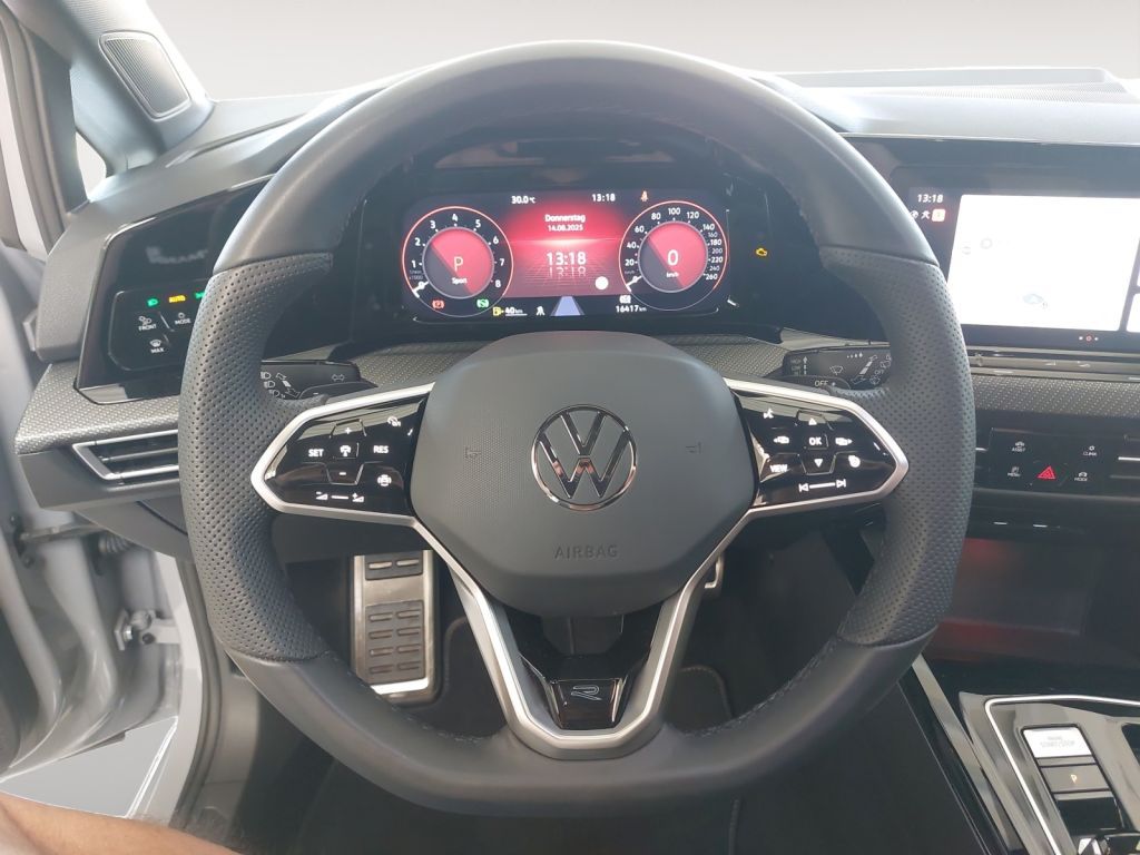 Fahrzeugabbildung Volkswagen Golf Variant 1.5 eTSI DSG R-Line LED-Matrix