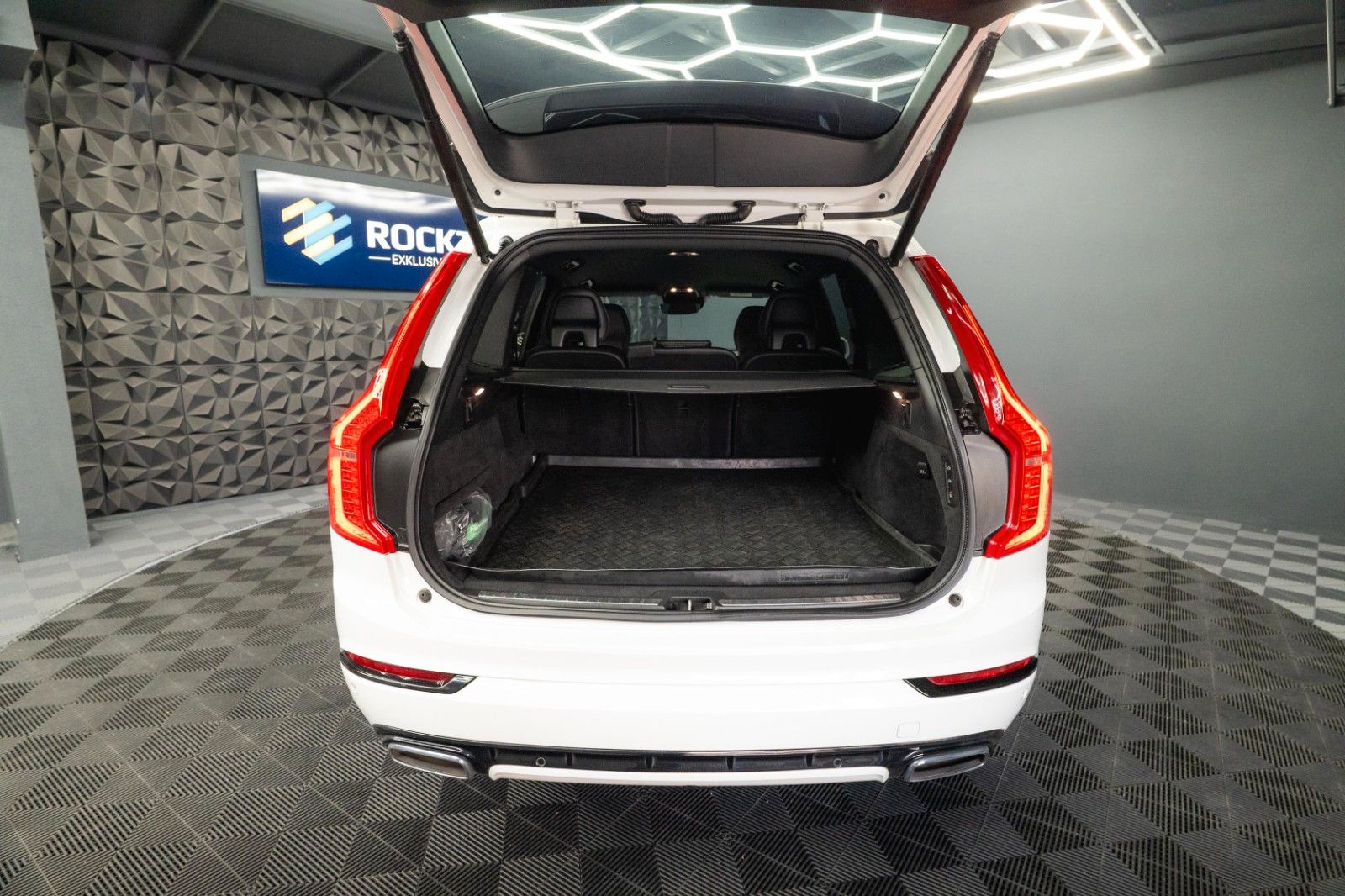 Fahrzeugabbildung Volvo XC90 R Design AWD Night-Paket | ACC | LED | DAB+
