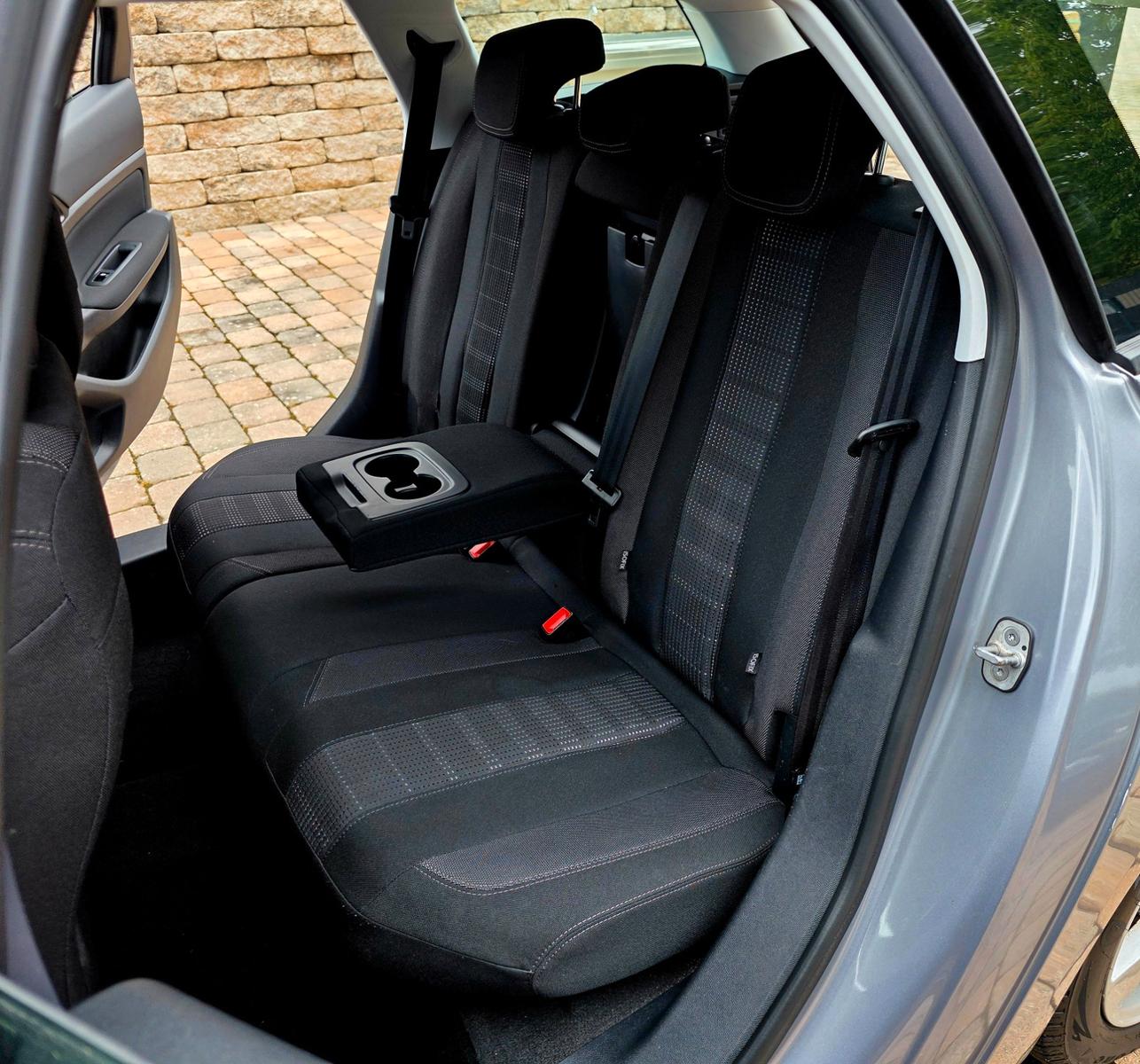 Peugeot 308 2015 — photo 21