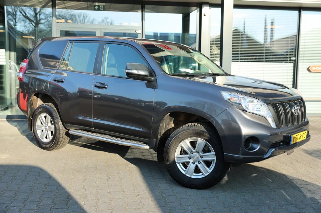 Toyota Land Cruiser 2.8 D-4D 5DRS ACTIVE A/T VAN ( A...