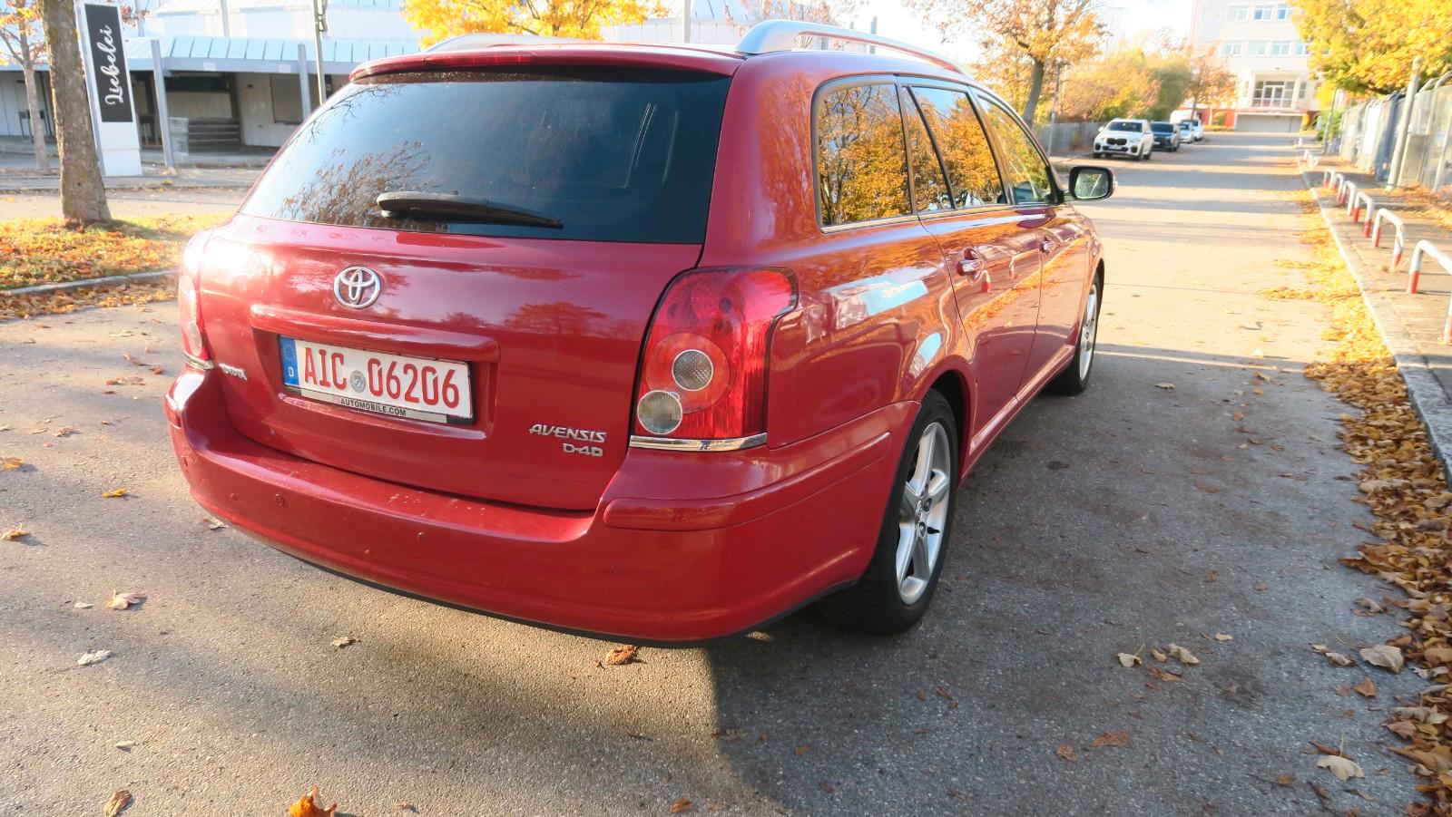 Toyota Avensis 2006 — interior