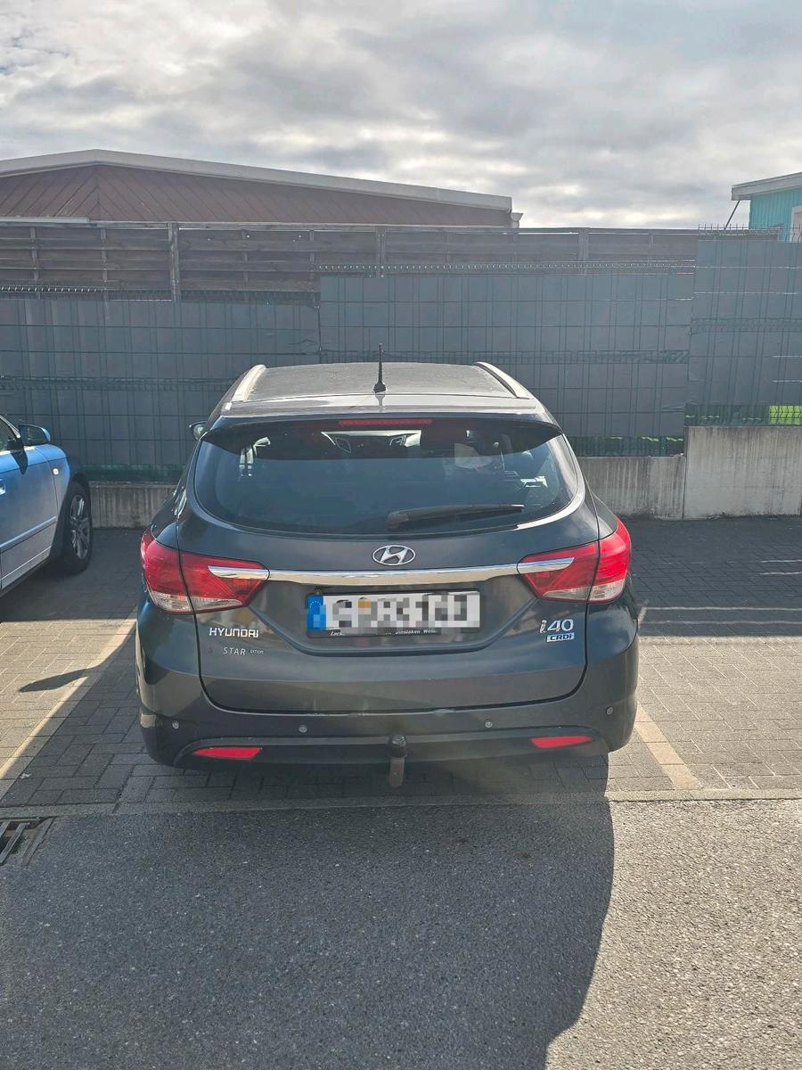 Hyundai i40 2013 — rear view