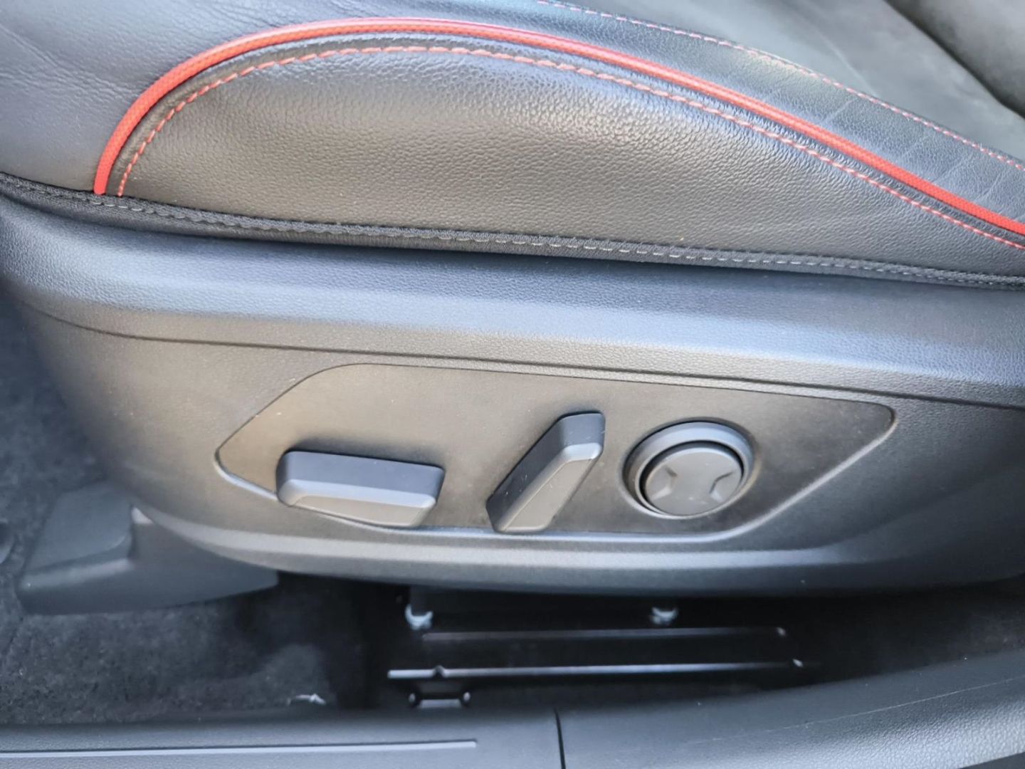 Fahrzeugabbildung Hyundai Tucson 1.6 CRDi (48V) 4WD N-Line Panoramadach el