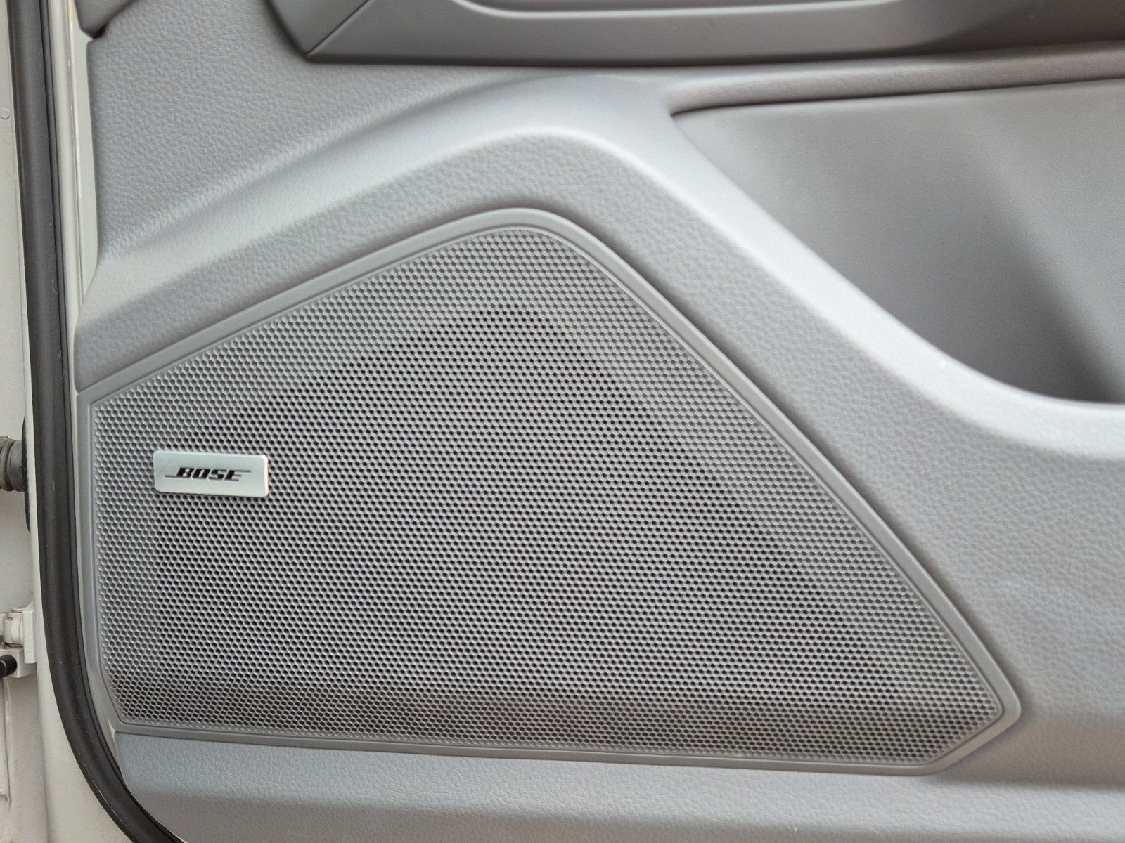 Fahrzeugabbildung Porsche CAYENNE COUPE PANO BOSE KAM 21" SPORTCHRONO