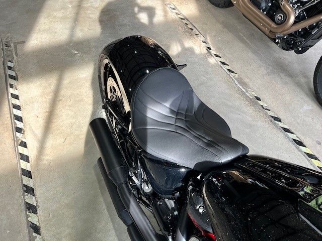 Fahrzeugabbildung Harley-Davidson FLFBS Fat Boy Custom Umbau Jekill u.v.m.