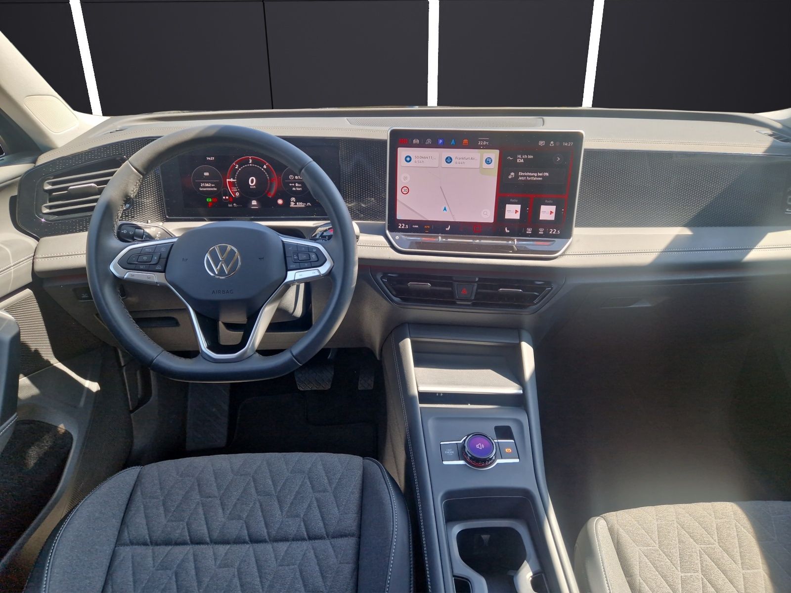 Fahrzeugabbildung Volkswagen Tiguan 2.0 TDI Life DSG LED+ ACC AHK SHZ LRHzg W