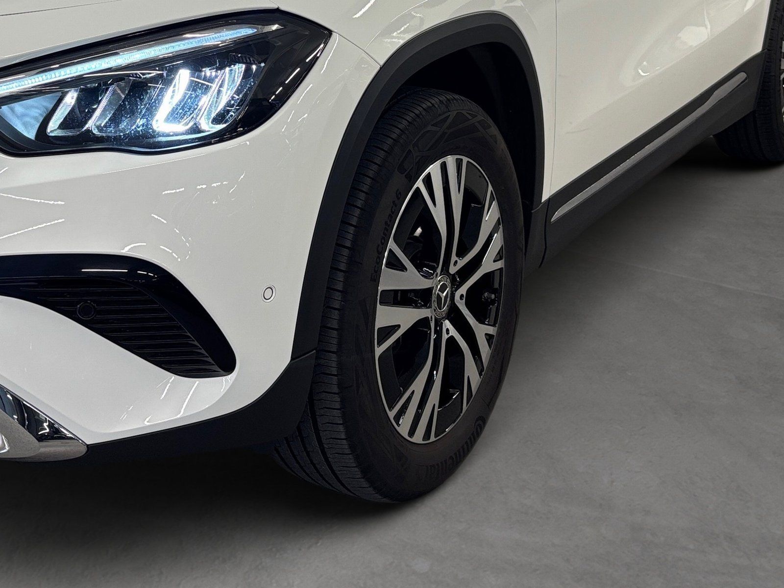 Fahrzeugabbildung Mercedes-Benz GLA 200 Progressive*Pano*STDHZG*Distro*360°*Totw