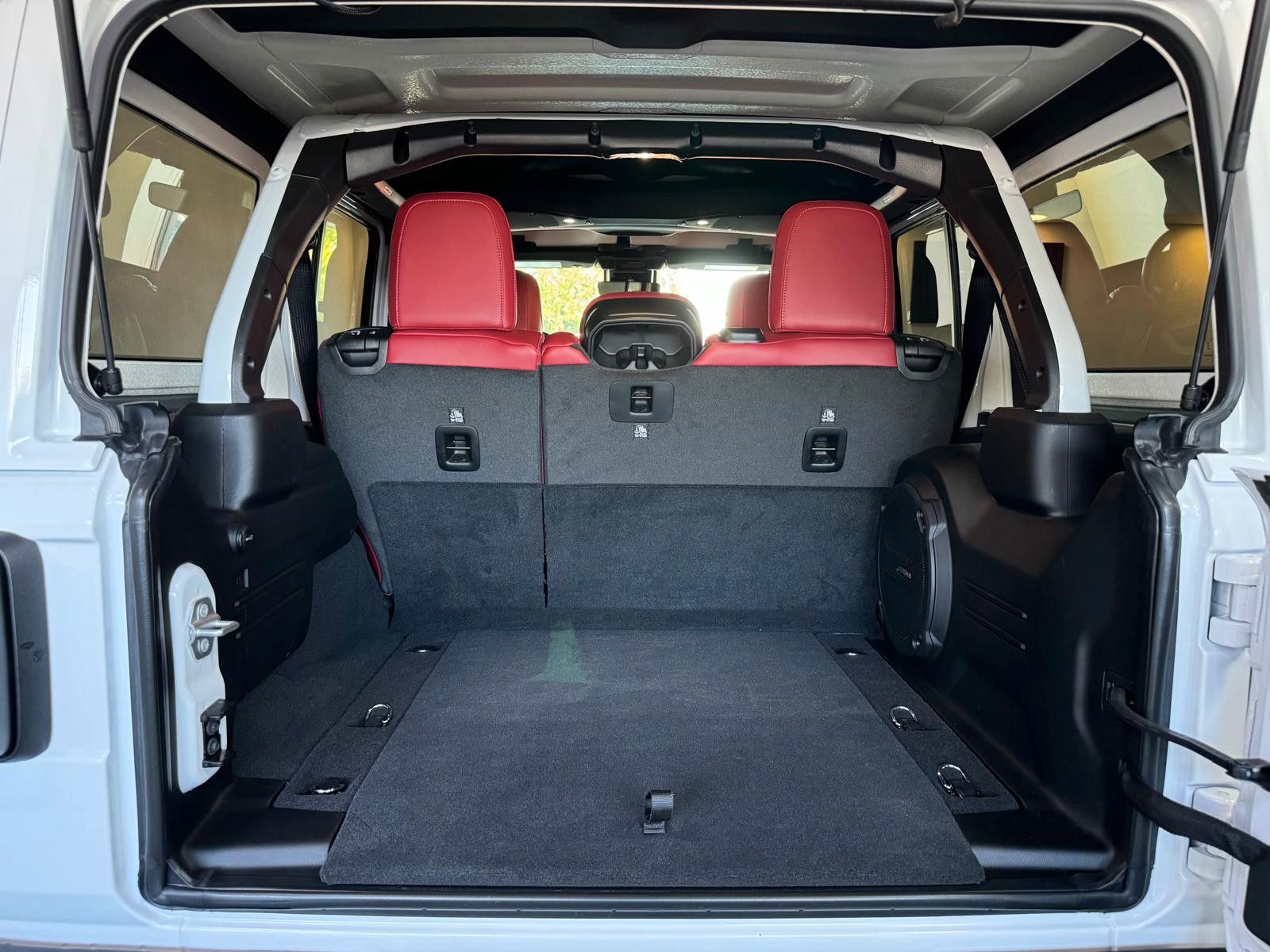 Fahrzeugabbildung Jeep RUBICON 392-V8-3" FAHRWERK-37" REIFEN-POWERSTEPS
