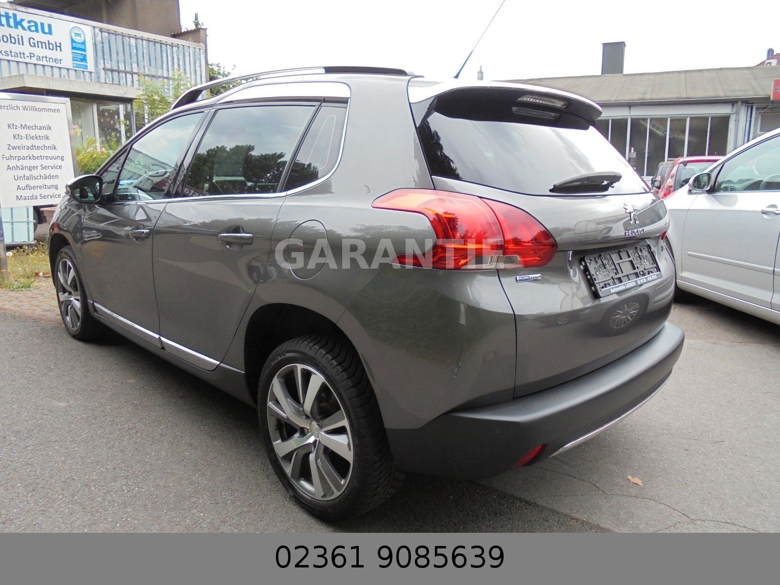 Fahrzeugabbildung Peugeot 2008 Allure Automatik/Panorama/Parktronik/