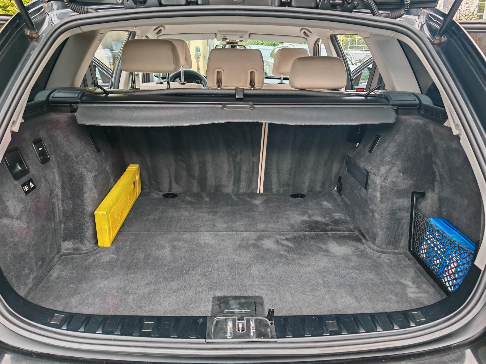 BMW 318 2011 — photo 27