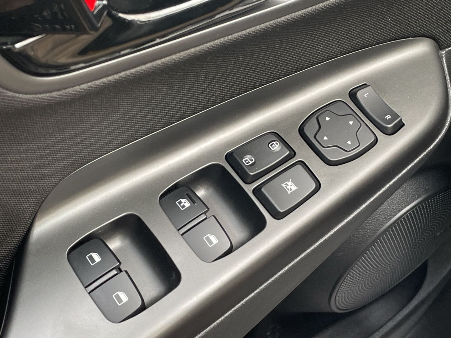 KONA 1.6 GDI Trend Hybrid 2WD AHK/Kamera/LED/Nav