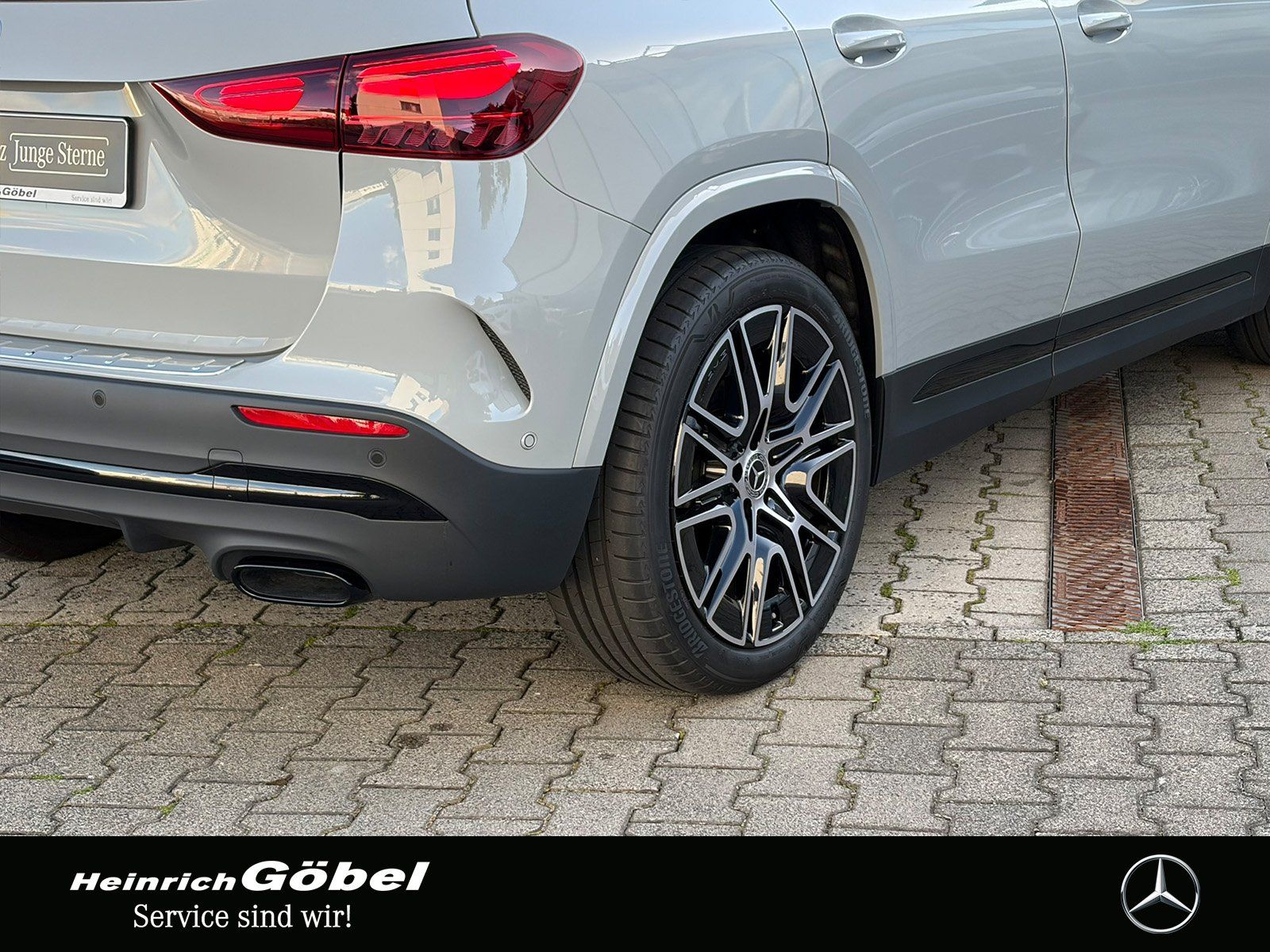 Fahrzeugabbildung Mercedes-Benz GLA 200 AMG*PANO*AHK*20ZOLL*FAP*APPLECAR-PLAY*