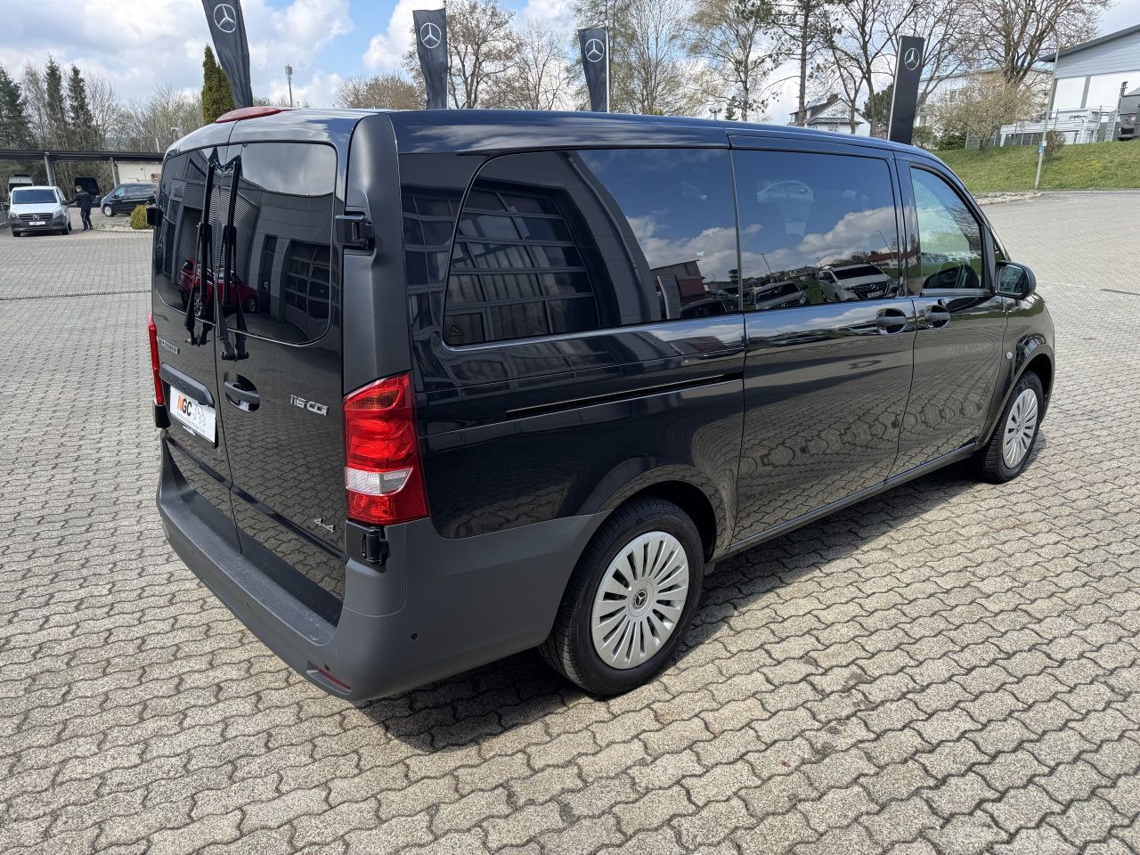 Fahrzeugabbildung Mercedes-Benz Vito 116CDI Tourer Pro 4x4 lang Klima*2Schiebet.