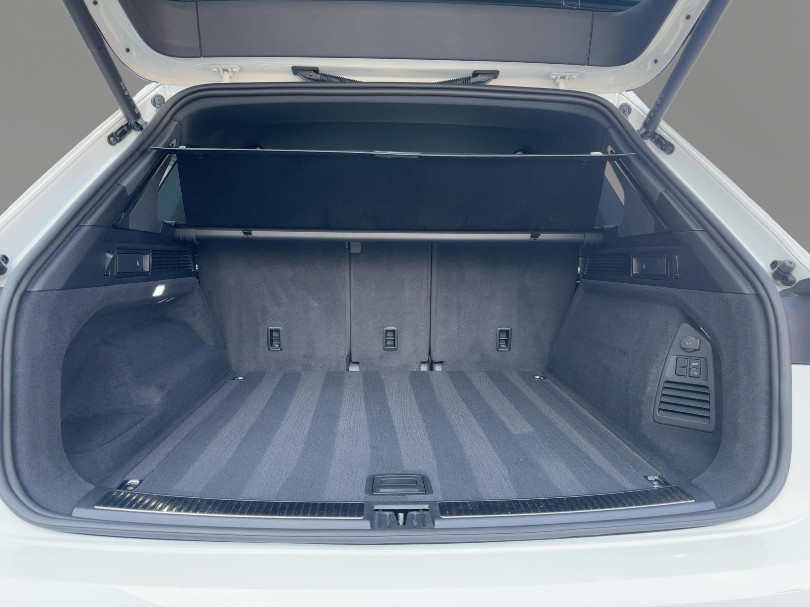 Volkswagen Touareg - Bild 6