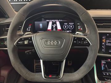 2025 AUDI RS6 photo 9