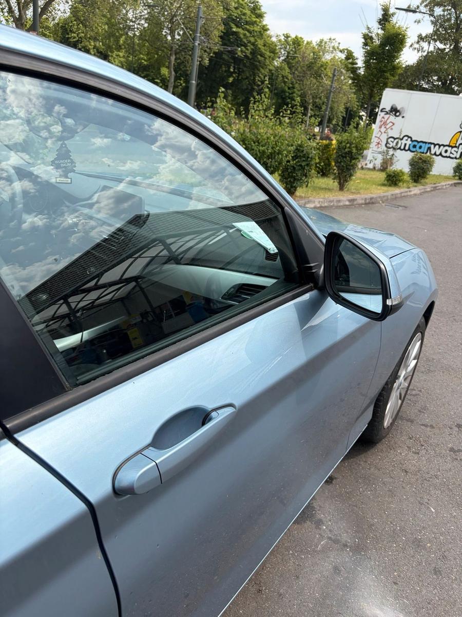 BMW 116 2011 — engine 150 HP (110kW)