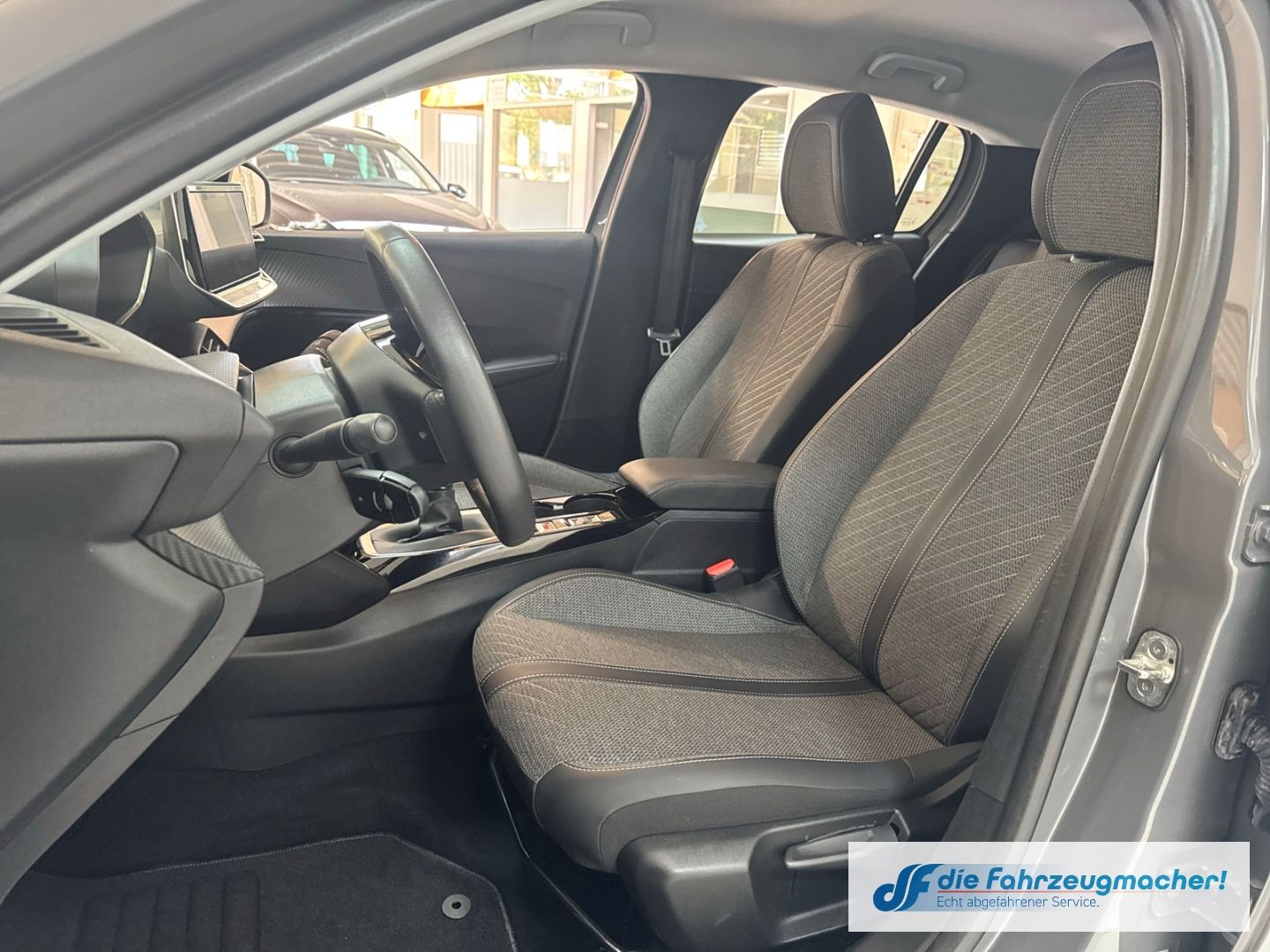 Fahrzeugabbildung Peugeot 208 Allure Navi Digitales Cockpit LED Apple CarP