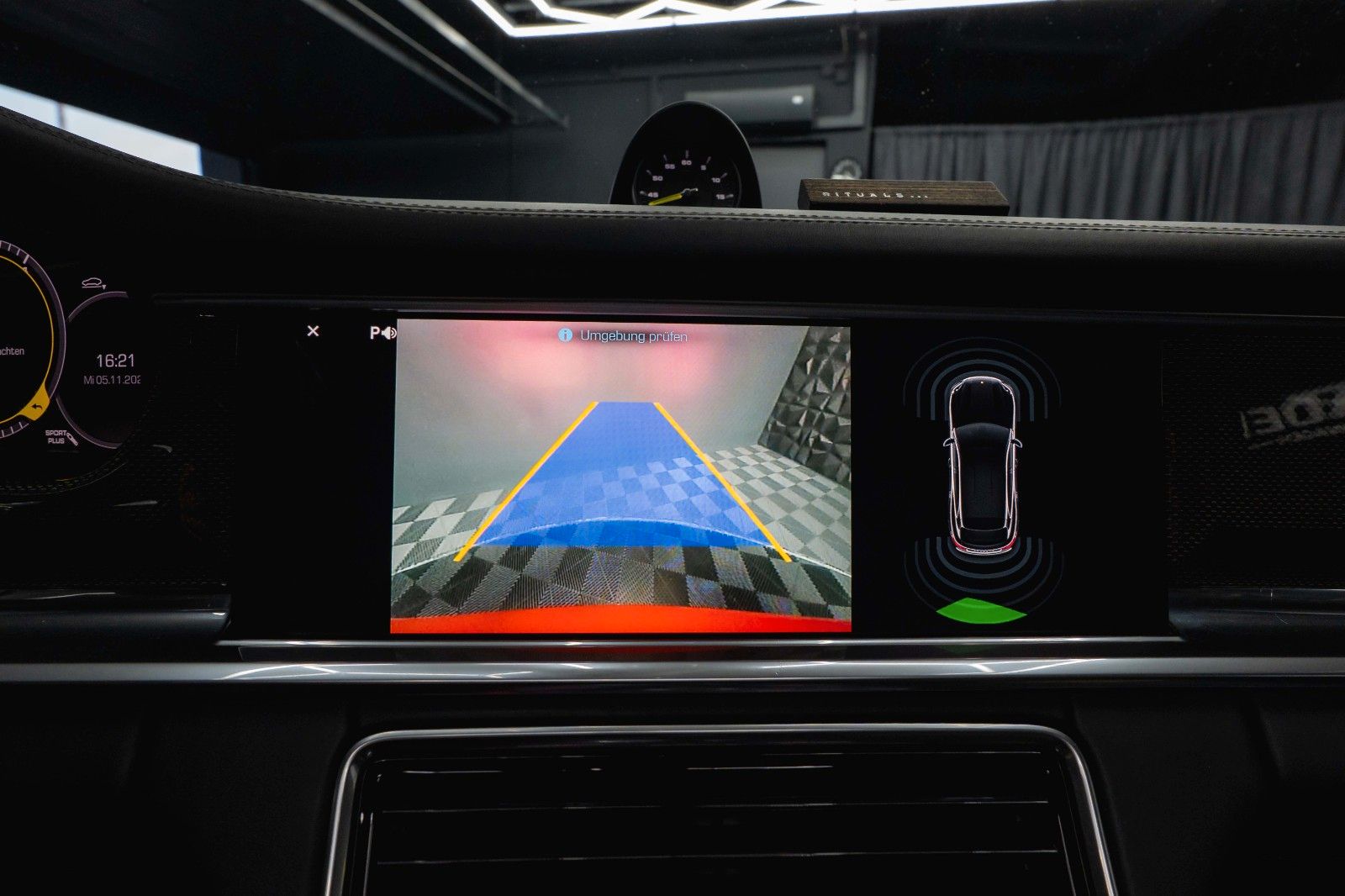 Fahrzeugabbildung Porsche Panamera Turismo 4 E-Hybrid Sport-Design *Pano*