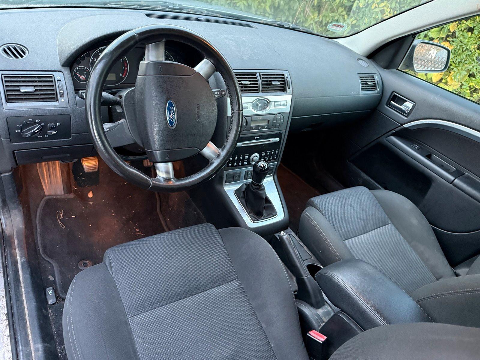 Ford Mondeo 2006 — interior