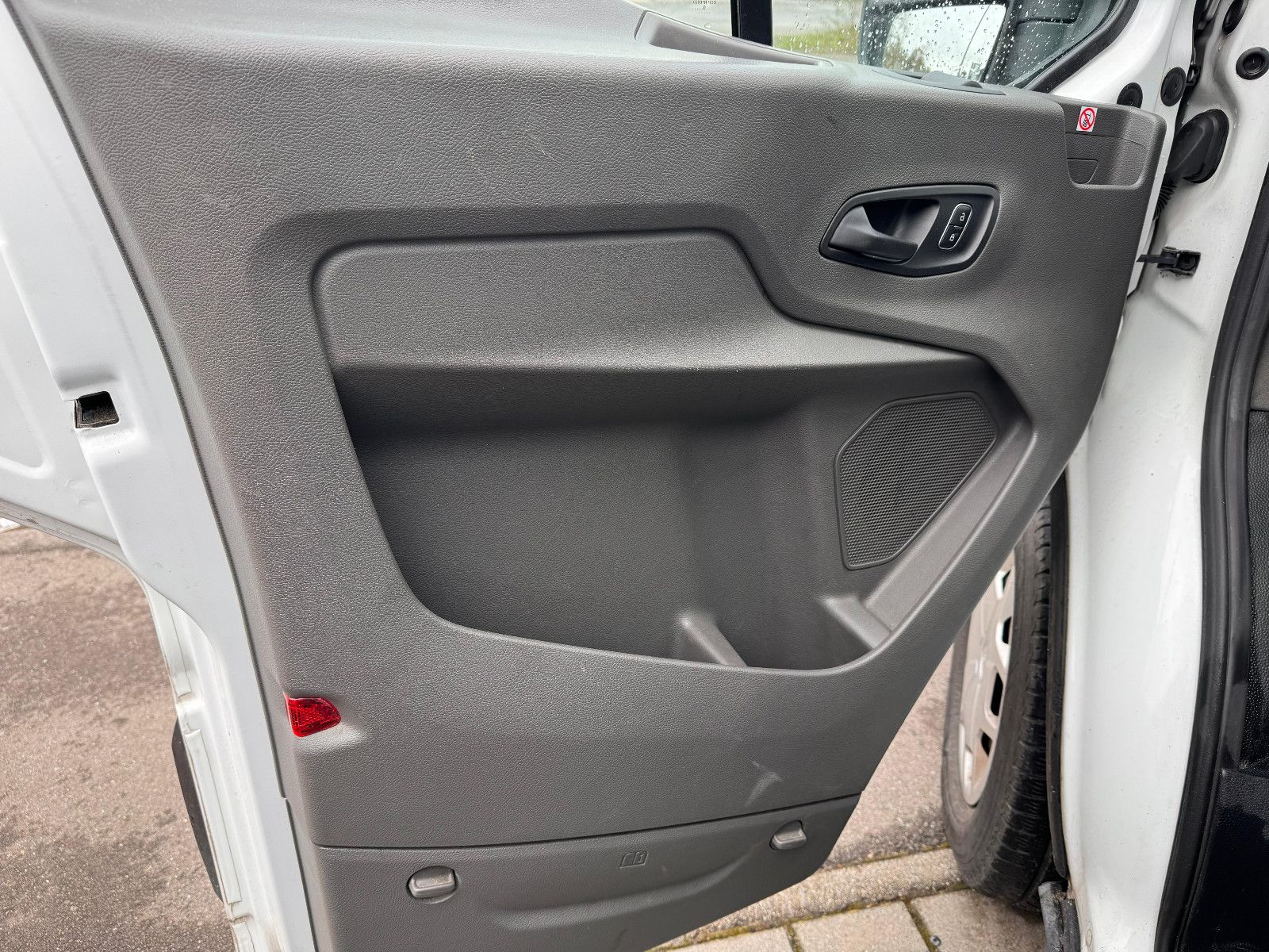 Fahrzeugabbildung Ford Transit 350 L3H2 *'ROLLSTULL LADERAMPE*9-SITZE*