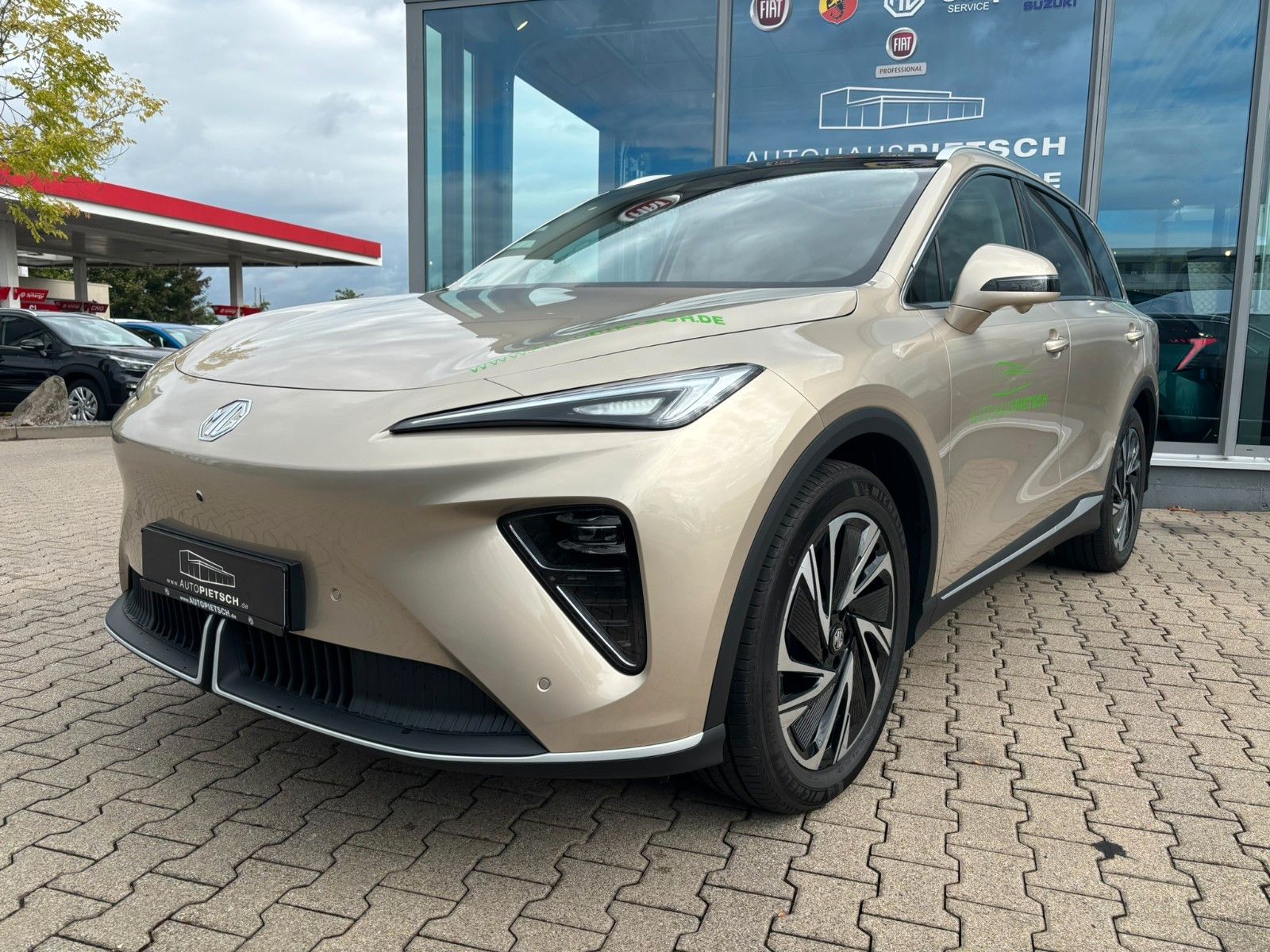 MG S6 EV