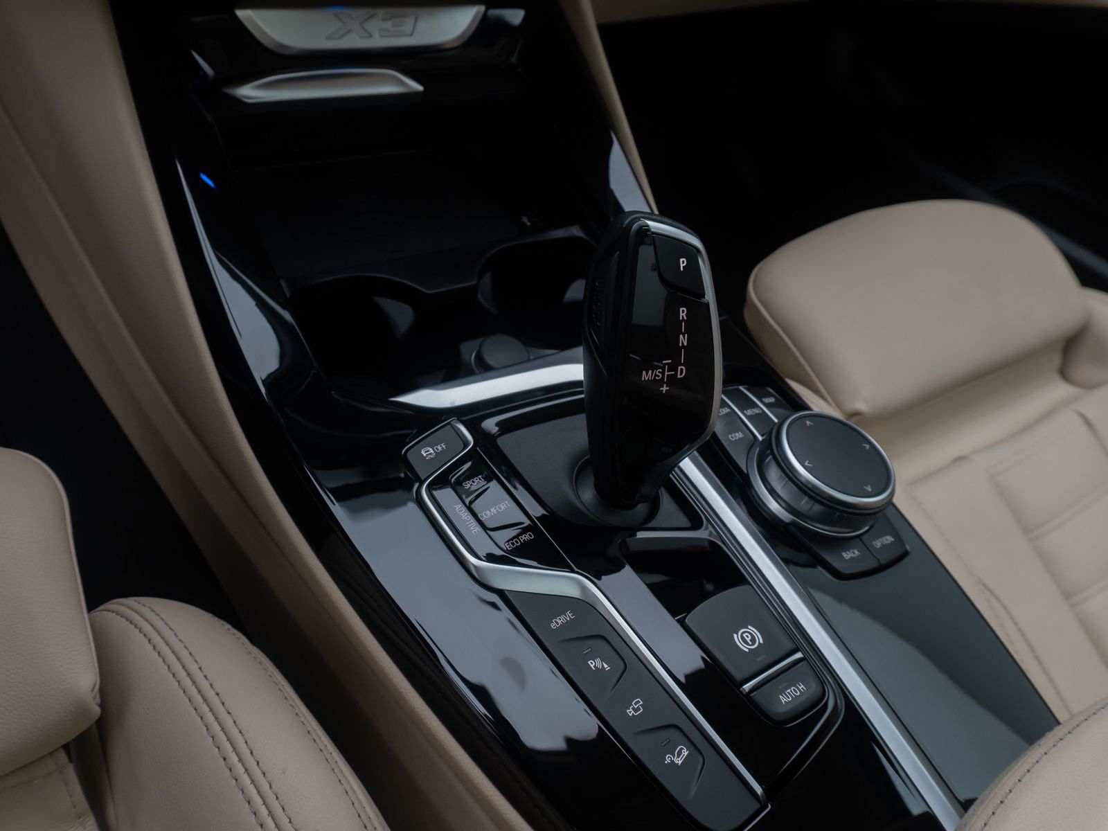 Fahrzeugabbildung BMW X3 xD30e xLine 360°HUD DAB HIFi Panorama Komfort