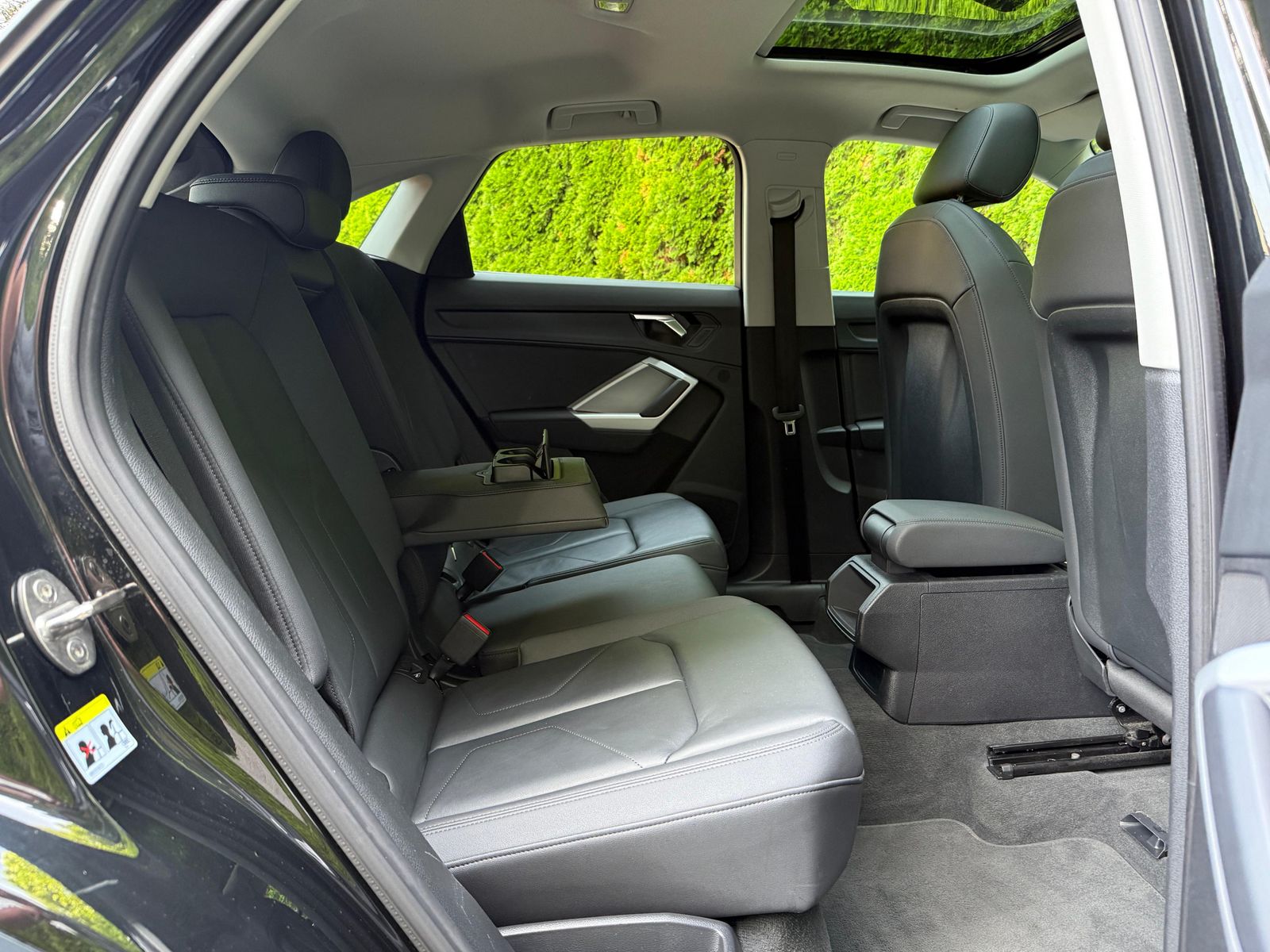 Fahrzeugabbildung Audi Q3 Sportback 35TDI S-tr. S Line LED+PANO+NAV+SHZ