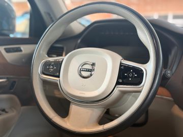 Volvo XC90 - 9